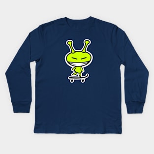 Alien skateboarder Kids Long Sleeve T-Shirt